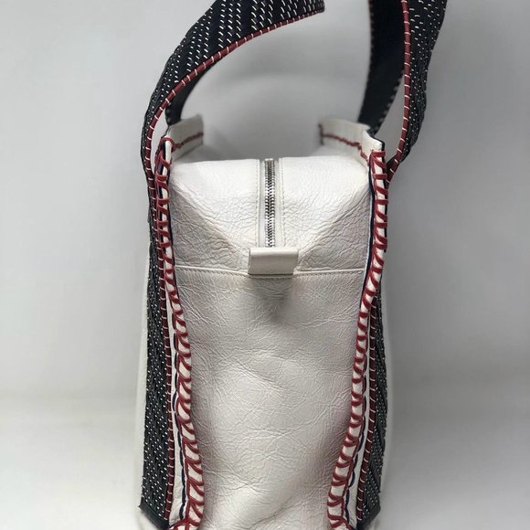 BALENCIAGA - Picture 4 of 6